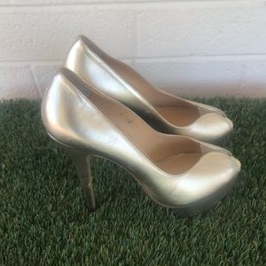 Women’s Charlotte Olympia Daphne Gold Leather 8.5